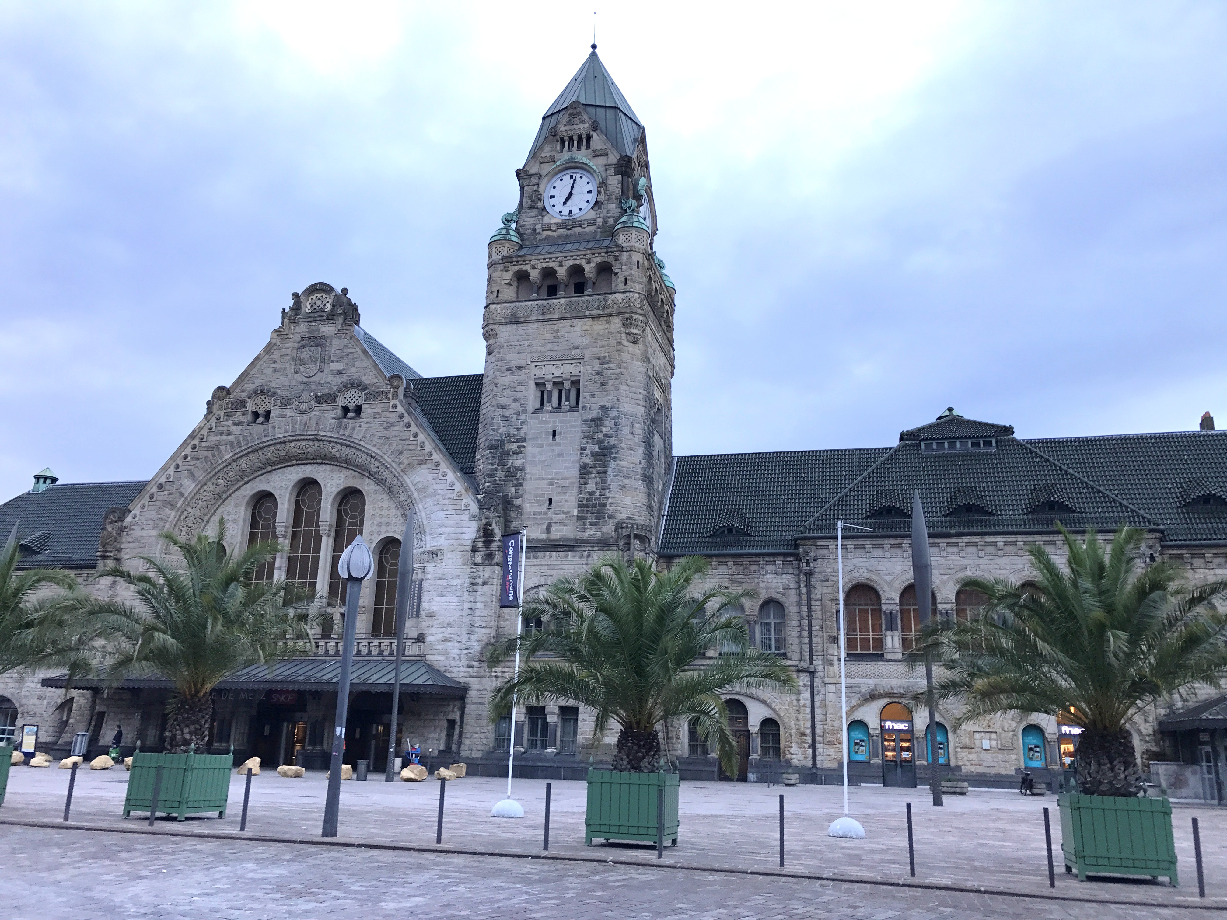 Façade gare de Metz